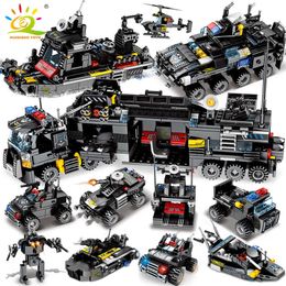 HUIQIBAO 695PCS 8in1 SWAT Police Command Truck Building Blocks City Helicopter Model Bricks Kit Educational Toys for Children Q0624