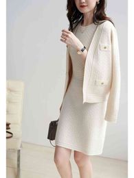 Fashion women's suit autumn and winter style vest skirt knitted cardigan fashion two-piece suit 211119