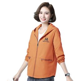 Women's Trench Coats Spring Autumn 2021 Coat Embroidered Letter Hooded Ladies Jacket Loose Large Size Female Windbreaker