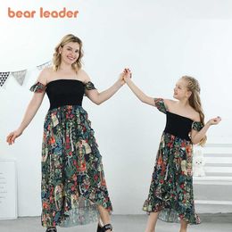 Bear Leader Mommy And Daughter Matching Outfits Summer Flowers Patchwork Casual Dresses Princess Shoulderless Party Cute Clothes 210708