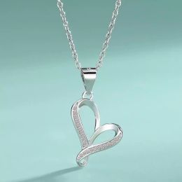 Chains S925 Sterling Silver Micro Inlay Heart-Shaped Love Asymmetry Crooked Fashion Ladies Secklace Heart Necklace Clavicle Chain
