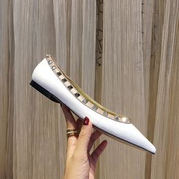 2021 Scarpe eleganti firmate da donna alla moda primavera e autunno scarpe con tacchi alti a punta in pelle comode scarpe da donna stringate di alta qualità