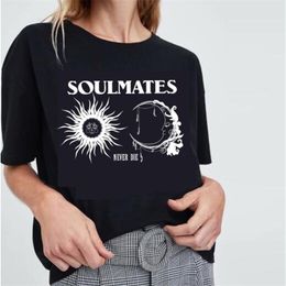 kissing style Canada - Soulmate Never Die Girls Tees Women Retro Style Sun Moon Kissing Art Drawing T-Shirt Cute Aesthetic Grunge 210512