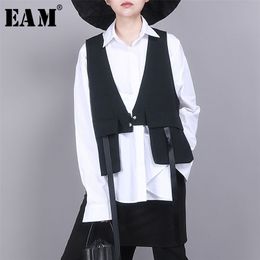 [EAM] Women Black Asymmetrical Split Joint Loose Fit Vest V-collar Sleeveless Fashion Spring Autumn 1R854 210909