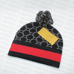 Fashion Honeybee Print Beanies Unisex Brimless Hats Classic Luxury letter Men Women Trendy Knit Hat Outdoor Warm Cap