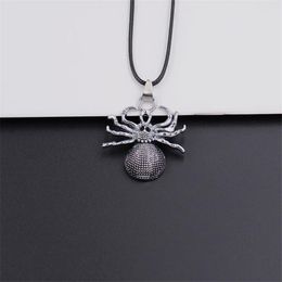 Pendant Necklaces Fashion Spider Halloween Pendants Round Cross Chain Short Long Mens Womens Silver Jewelry Gifts