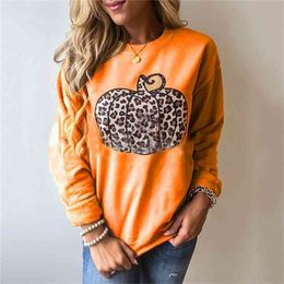 OMSJ Halloween T-shirts Women Fall Winter Casual Loose Round Neck Long Sleeve Pumpkin Leopard Print Pullover Tops Six Color 210517