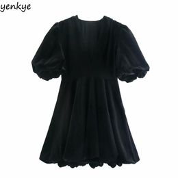 Fall Women Vintage Black Velvet Dress Sexy Deep V Neck Lantern Sleeve A-line Mini Dresses Autumn Party Vestido 210514