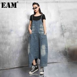 [EAM] Women Blue Denim Irregular Big Size Long Dress Round Neck Sleeveless Loose Fit Fashion Spring Autumn 1DD2305 21512