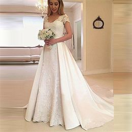 Lace Wedding Dress with Satin Detachable Train Short Sleeve Vintage Bridal Gown