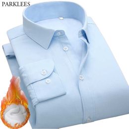 Men's Light Blue Striped Business Formal Shirt Winter Warm Plus Fleece Padded Dress Shirts Men Casual Button Down Chemise 210522