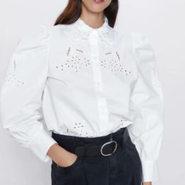 Women Fashion Hollow Out WhiteBlouse Shirt Lace Chic Blusa Spring Chemise Tops 210430