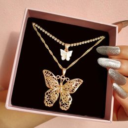 Pendant Necklaces Fashionable Double Hollow Out The Butterfly Multi-level Necklace Pink Resin Insects