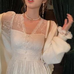 Elegant Lace Long Sleeve Fairy Dress French V-neck Women Slim Korean Dress Winter One-piece Sexy Midi Dresses For Women Party 210325
