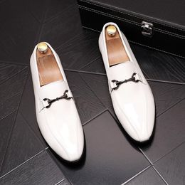 New Arrival luxury Design Men Dress Slip On Shoes Pointed Toe Fashion White Leather Flat Shoes Top Quality Formal Wedding Basic Loafers