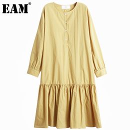 [EAM] Women Yellow Pleated Hem Big Size Long Dress Round Neck Long Sleeve Loose Fit Fashion Spring Autumn 1DD8655 21512