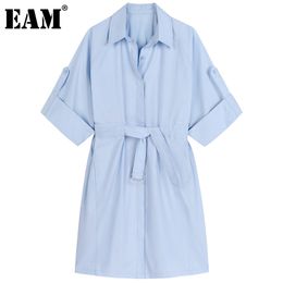 [EAM] Women Blue Big Size Sashes Mid-calf Shirt Dress Lapel Half Sleeve Loose Fit Fashion Spring Summer 1DD7794 21512