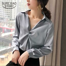 Korean Style Vintage Blouse Women Autumn V-neck Shirt Women Tops Elegant Slim Solid Office Lady Clothes All Match 11025 210527