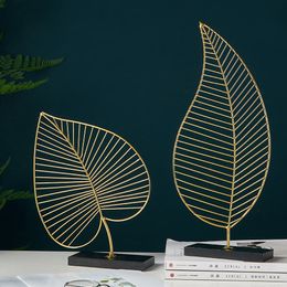 Modern Nordic INS Desktop Home decor accessories Decoration Crafts Figurines Living Room ornaments Creative gift Iron Leaves 210318