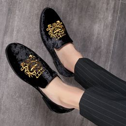 Hot Luxury Embroidered Suede Men Loafers Outsole Breathable Shoes Lazy Peas Shoes High Quality Moccasins Flats Footwear