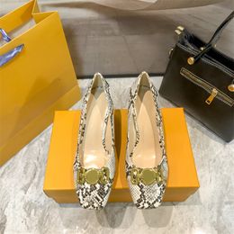 Tasarımcı Lüks Bayan Yüksek Topuklu Elbise Ayakkabı Bale Ayakkabı Sivri Burun Stiletto Sandalet Düz Deri Boot Düğün Parti Isıtma Boyutu