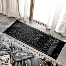 Ethnic Style Hand Woven Black Carpet Geometric Printed Cotton Rug For Living Room Bedside Mat Vintage Rug Bedroom Grey 210317