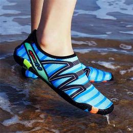 Unisex Beach Water Shoes Outdoor Fishing Swimming Quick-Drying Aqua Surfing Slippers Upstream Light Athletic Footwear Y0714