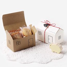 -Geschenk Wrap 5pcs / lot Nette kleine Hausform Baby Dusche Süßigkeitenboxen Backen Teig Verpackung Weiße Hochzeitsfeier Favor Box