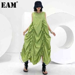 [EAM] Women Green Big Size Irregular Pleated CDress Round Neck Sleeveless Loose Fit Fashion Spring Summer 1DD7046 21512