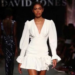 DEAT Spring Long Puff Sleeve V Neck Ruffles White High Waist Cotton Linen Short Mini Dress Women MG161 210709