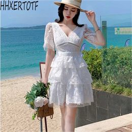 High Quality summer Women V-neck Short Sleeve Rose Lace Patchwork Pleated Dress 210531