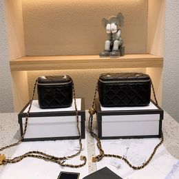 designer Fashion Cosmetic Bag Catwalk Style Female Leather Classic Handbag Luxury Party Large Capacity Coin Purse