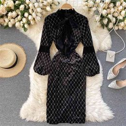 Vintage Runway Elegant Glitter Black Velvet Winter Dress Lantern Sleeve High Waist Slim Midi Retro Sheath Bodycon Party 210514