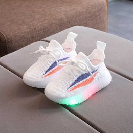 1-6 T Kids Shoes LED Lights Sole Toddler First Walkers Spring Summer Casual Shoes Boys Girls Breathable Soft Anti-Slip Lighted G1025