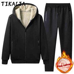 Men Tracksuit Winter 2 Piece Set Fur Lined Thicken Warm Tracksuit Men Jogging Suit Fleece Lined Men Sports Wear Running Clothes G1209