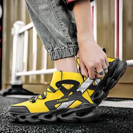 2021 Men Running Shoes Black Yellow White fashion mens Trainers Breathable Sports Sneakers Size 39-46 wz