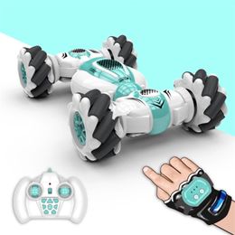 Samll RC Stunt Car Remote Control Watch Gesture Sensor Electric Toy Drift 2.4GHz 4WD Rotation Gift for Kids Boys Birthday 220315