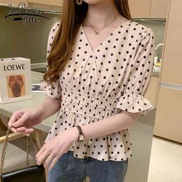 Korean Vintage V-neck Polka Dot Short Sleeve Chiffon Blouse Women Elegant Slim Waist Ruffles Female Blusas 8970 50 210521