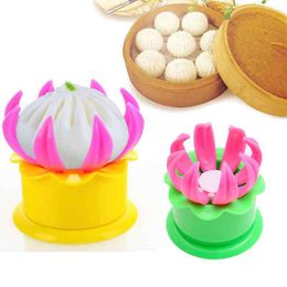 Kitchen Bakeware DIY Pastry Pie Steam Bun Dumpling Maker Mold Mould Tool Steamed Stuffed Buns Cooking Tool 20220121 Q2