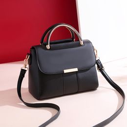 HBP 2021 popular women's small bag women's summer European and American fashion one shoulder portable messenger bag 1111