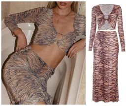 2021 Hot Sell New Summer Women 2 Piece Sets Vintage Sexy Leopard Print Deep V-neck Tops Elastic Waist Maxi Skirt Elegant Bodycon X0428