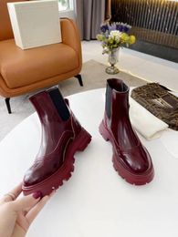 2021 Осень и зимние женщины Martin Boots Top Designer Британский стиль ремешок сплошной цветной обуви размером 35-40 содержит коробку