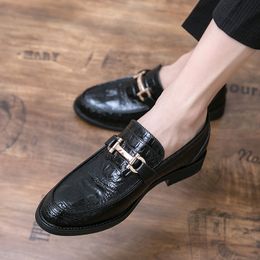 Crocodile Pattern Men Fashion Shoes Office Business Men Dress Shoes Luxury Italian Men Oxford Footwear Metal Decoration