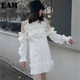 [EAM] Women White Pleated Backless Off Shoulder Dress Strapless Long Puff Sleeve Loose Fashion Spring Summer 1DD7346 21512