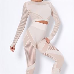 2Pcs Women Yoga Set Seamless Fitness Shirts Outfit Long Sleeve Crop Top Gym Clothes Workout Pant High Waist Leggings Sport Suit 210813