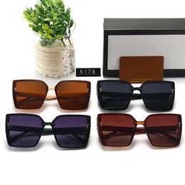 Womens Classic Sunglasses Luxury Designer Mens Fashion Brands Casual Glasses Ornamental Driving Beach Outdoor Full Frame Round Eyeglasses