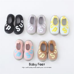 Erkek Bebek Ayakkabı Çorap Kaymaz Toddler Çorap Ayakkabı Bebek Kız Yumuşak Kauçuk Taban Çorap Ayakkabı Sup Auntum ve Bahar için 0-3 Yıl 210326