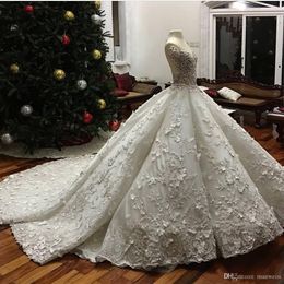 Beaded Lace Ball Gown Wedding Dresses Sexy Sheer Neck Short Sleeves Appliqued Saudi Arabic Bridal Gowns Custom Made