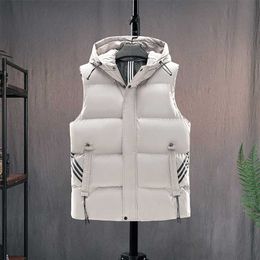 Men's Padded Vest Autumn Winter Warm Puffy Waistcoat Sportive Windproof Coat Quilting Thick Jacket Outwear Male Clothes 211108