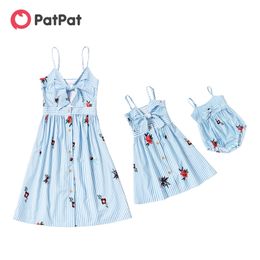 Summer Blue and White Stripe Floral Print Sling Dresses with Buttons for Mommy Me 210528